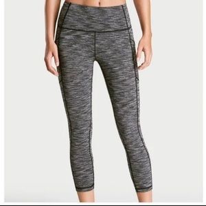 Knockout By Victorias Secret VSX Sport Capri Leggings Medium M Marl Gray